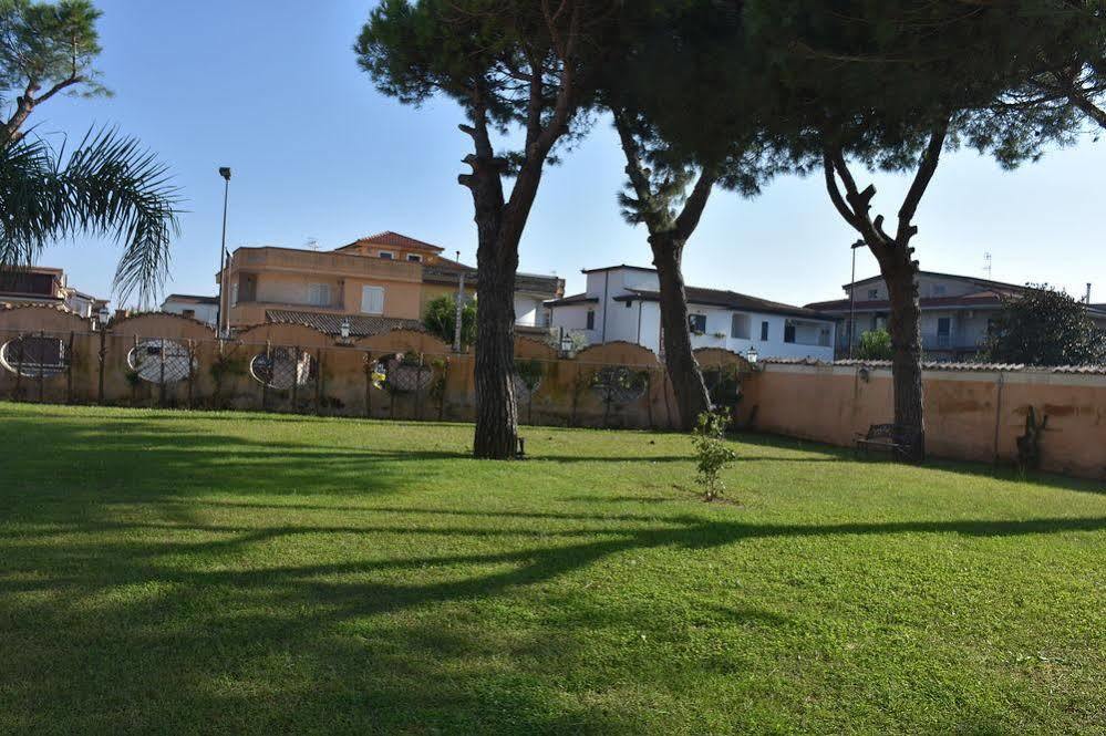 Hotel Joy Castel Volturno Exterior photo